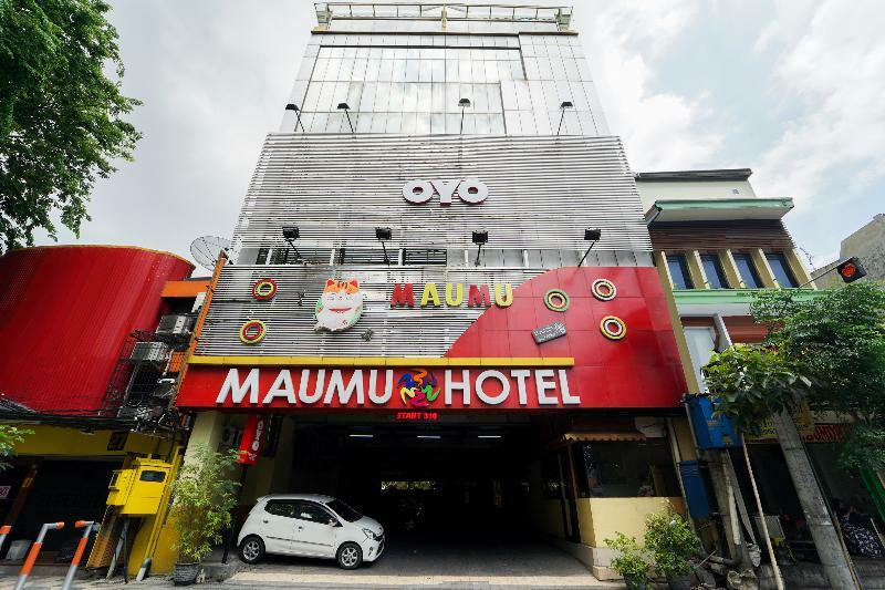 Oyo 235 Maumu Hotel & Lounge Surabaya Exterior photo